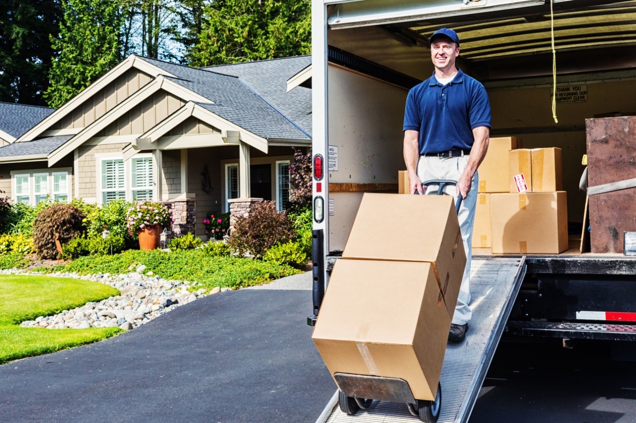 Should I Hire a
Moving Company to Move Cross Country?